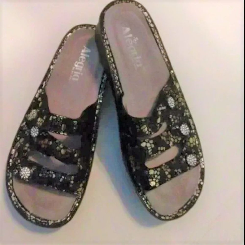 ❤️New Alegria Snake Skin Fiona Zesry Silver Metallic Rhinestone Sandals 38…